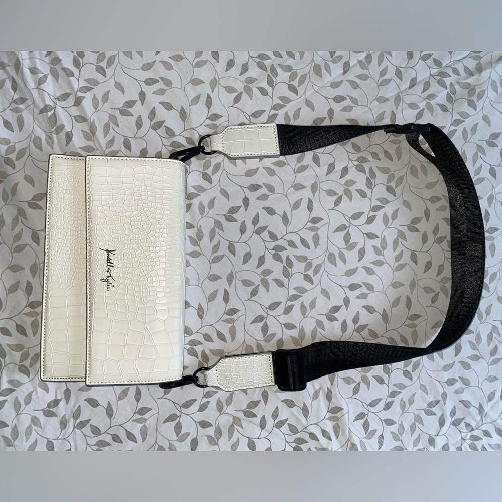 Kendall & Kylie White Clutch Bag